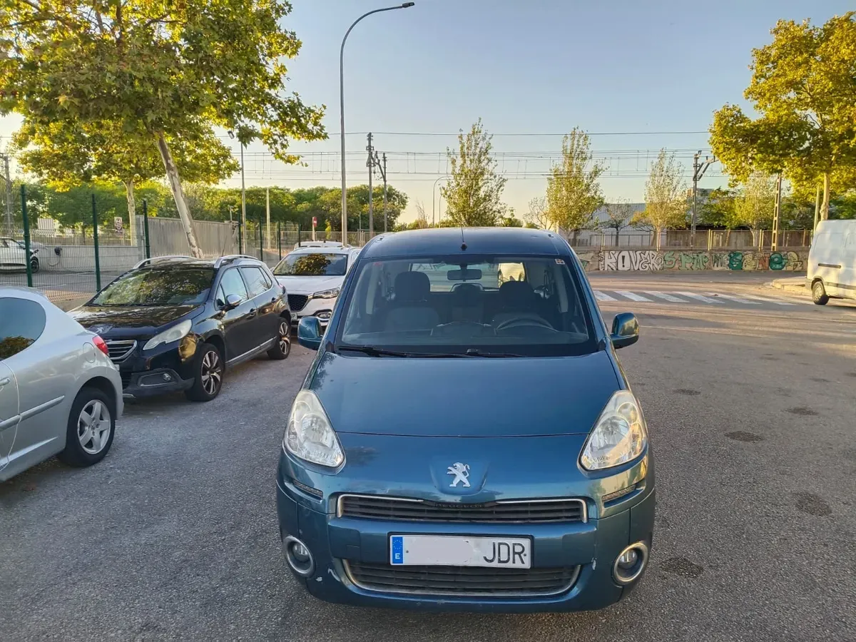 Peugeot Partner Tepee azul